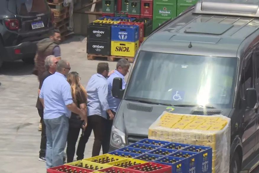 Campanha de Tarcísio de Freitas em Paraisópolis é interrompida por tiroteio; polícia investiga atentado