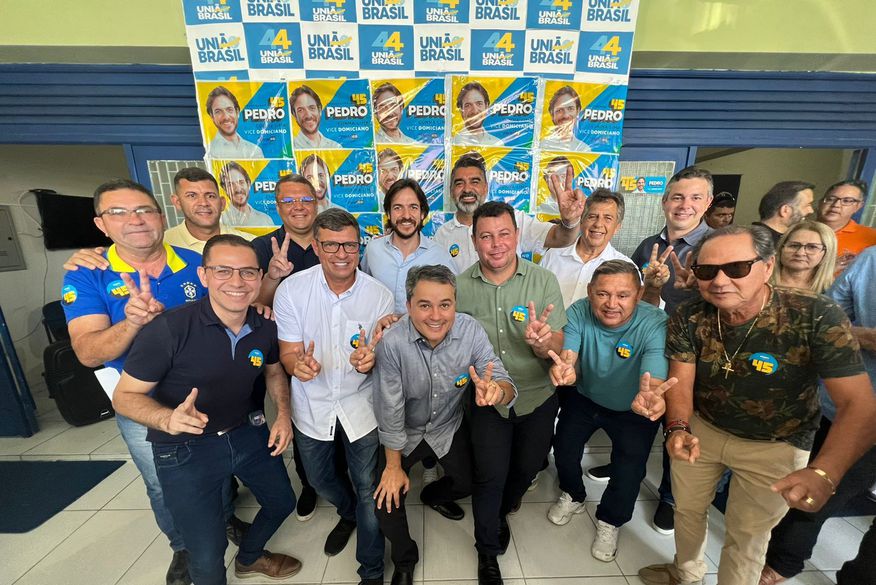 Prefeito de Cabedelo, Vitor Hugo, e 11 vereadores de Cabedelo anunciam apoio a Pedro Cunha Lima