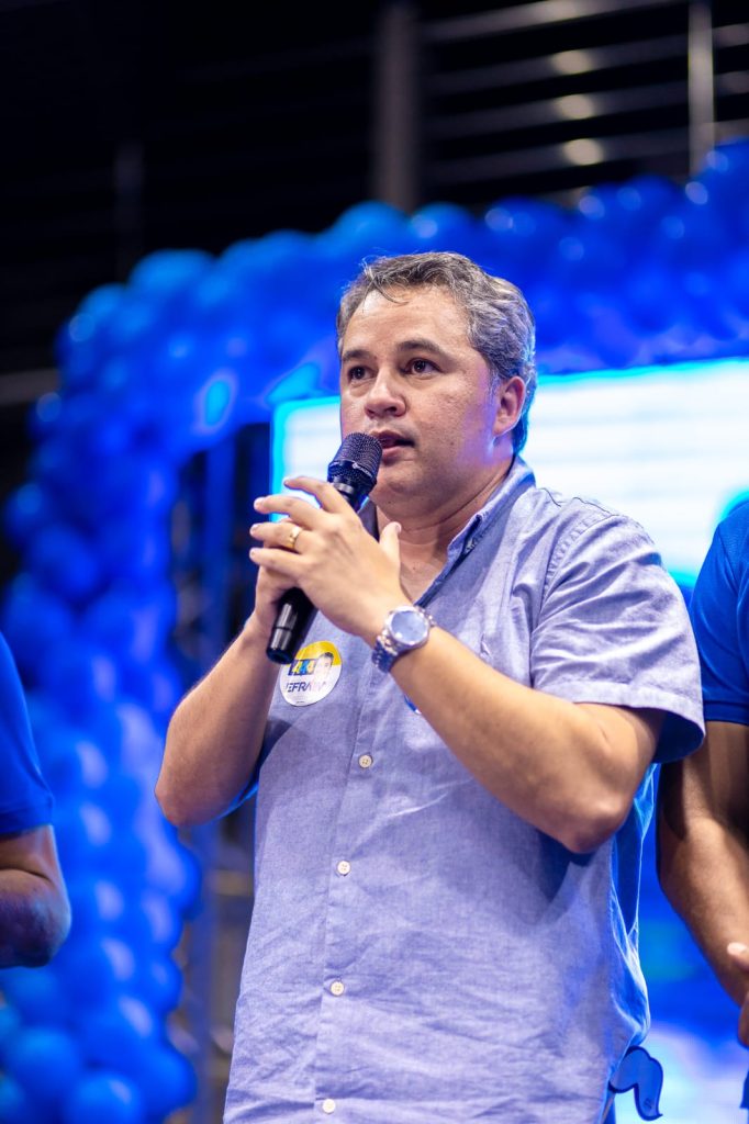 Efraim comemora avanço na saúde pública: “Agora nossos pacientes terão acesso a uma cirurgia moderna de coluna pelo SUS”