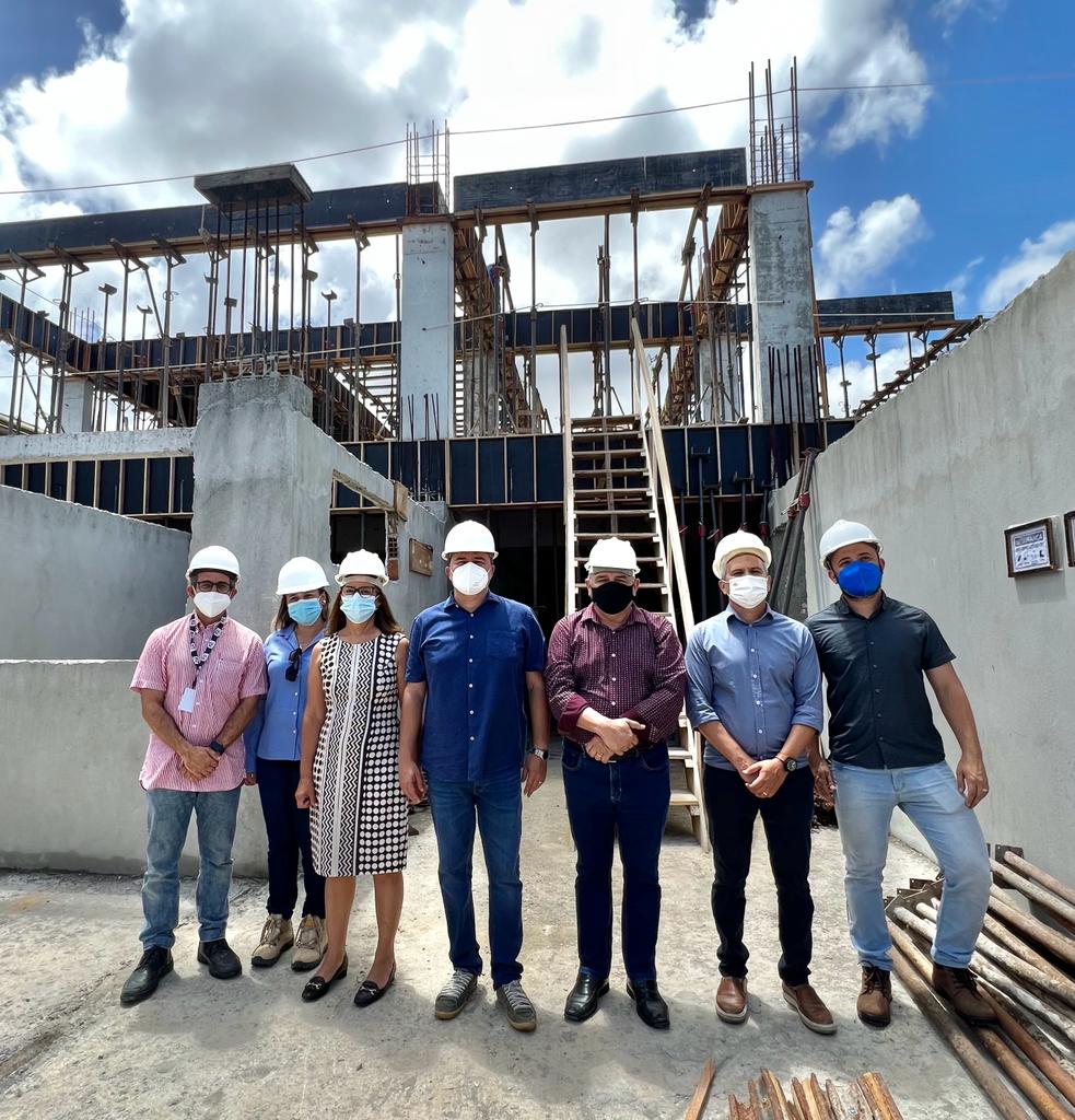 Efraim é recebido no IFPB e acompanha obras do novo centro educacional: “Investir na educação é ajudar a transformar vidas”