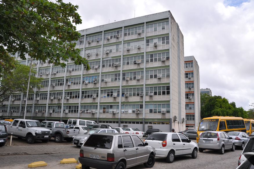 Repartições públicas estaduais permanecem fechadas hoje na Paraíba, mas bancos, tribunais e universidades funcionam normalmente