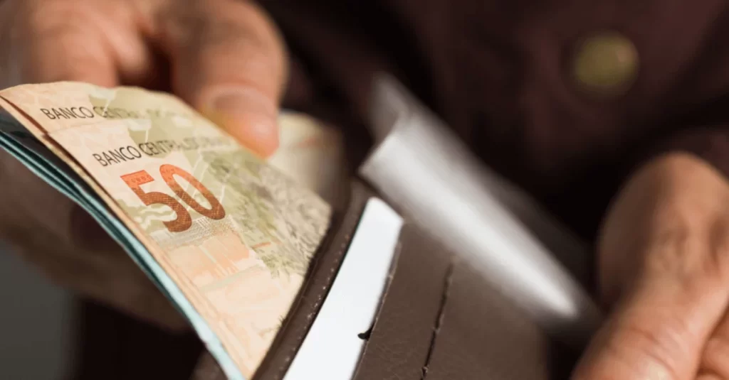 João Azevêdo anuncia folhas de pagamento do mês de dezembro no valor total de R$ 1,2 bilhão