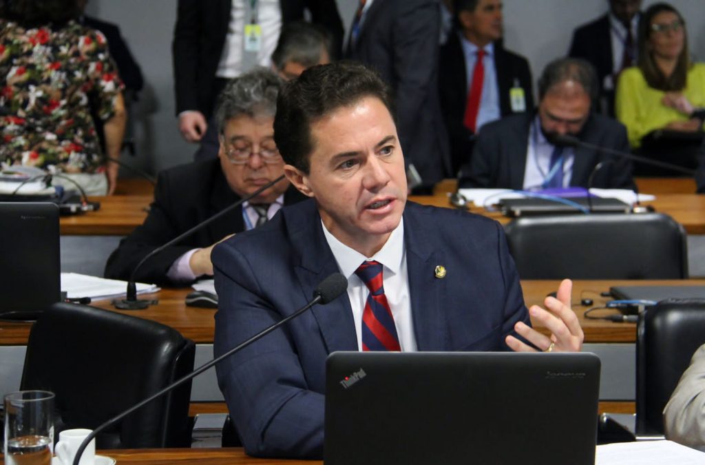 Comissão do Senado aprova projeto de Veneziano que cria a geração distribuída de energias renováveis nas Universidades