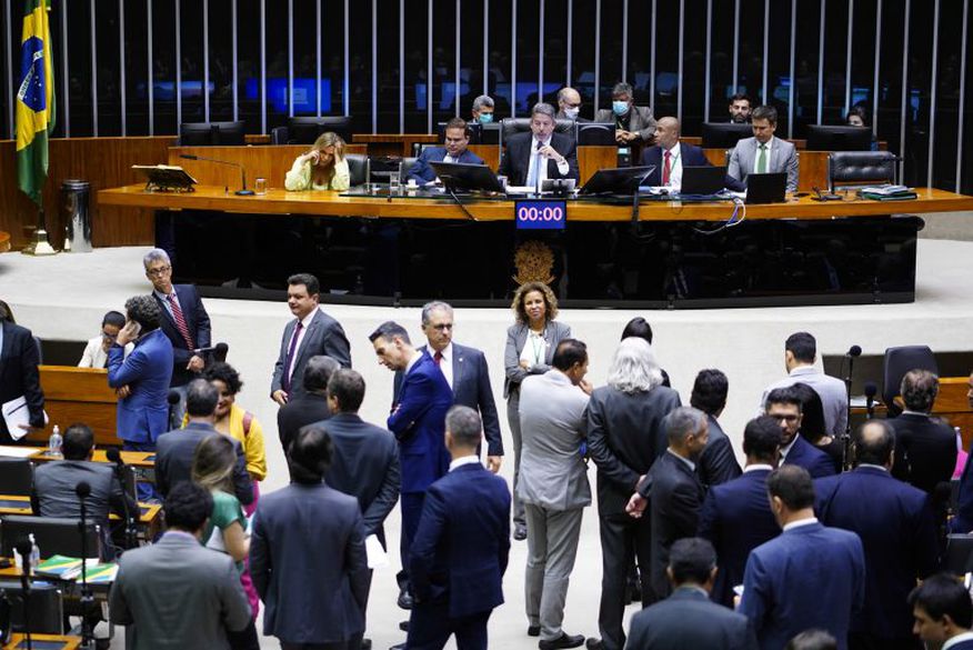 Maioria da bancada paraibana vota a favor PEC da transição em segundo turno; Edna Henrique mudou voto