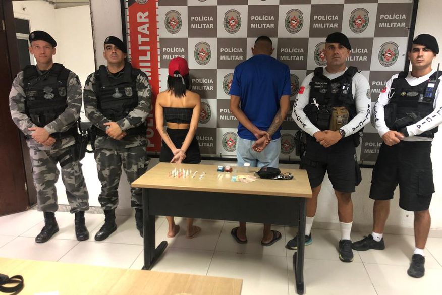 Polícia prende casal e apreende drogas, na Paraíba