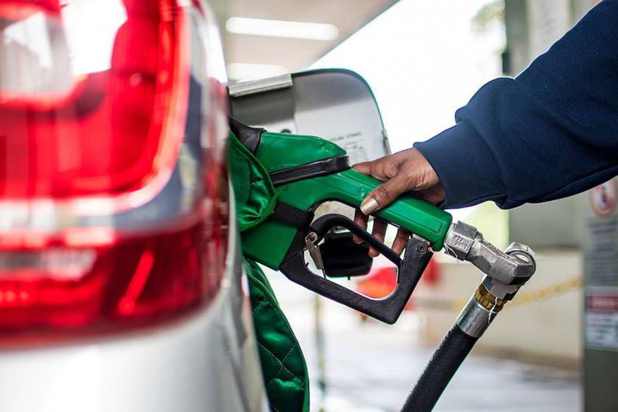 Petrobras anuncia aumento de R$ 0,23 no litro da gasolina, a partir de amanhã