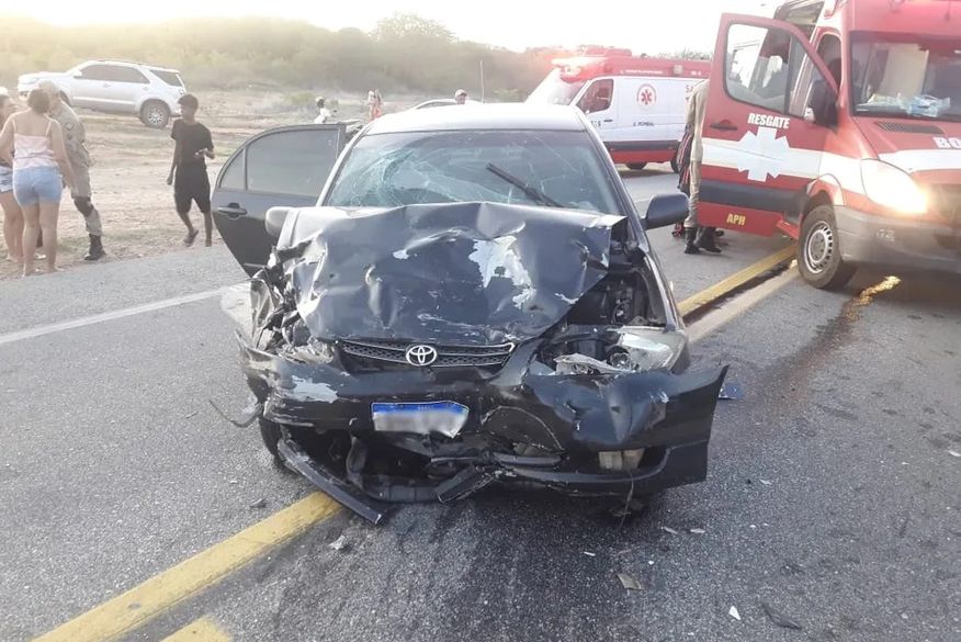 Três pessoas morrem e sete ficam feridas em acidente na BR-230, em Pombal, na Paraíba