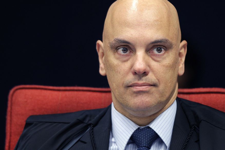 Alexandre de Moraes determina a própria prisão em invasão ao sistema do CNJ