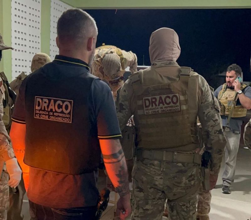 Suspeitos de assaltos a bancos entram em confronto com polícia e sete acabam mortos