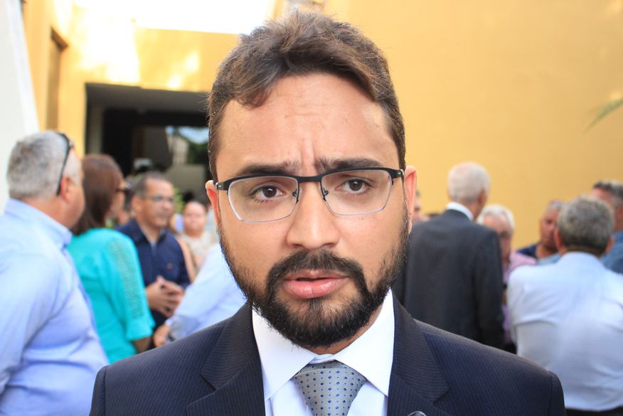 Secretário Tibério Limeira diz que piso da Enfermagem será garantido para comissionados nos próximos meses