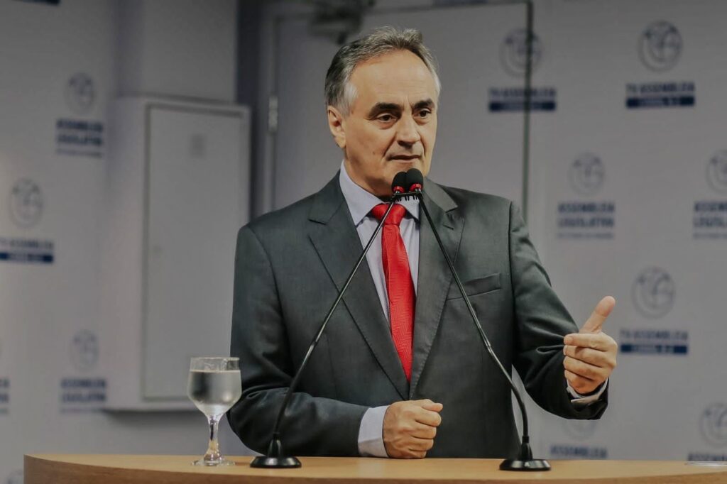 Luciano Cartaxo anuncia Projeto de Lei que visa proteger mãe solo contra discriminação