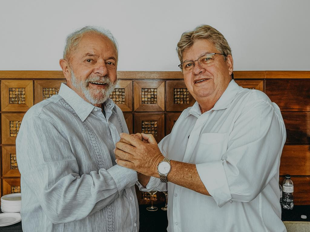 PT anuncia apoio a João Azevêdo e fala em contribuir com governo