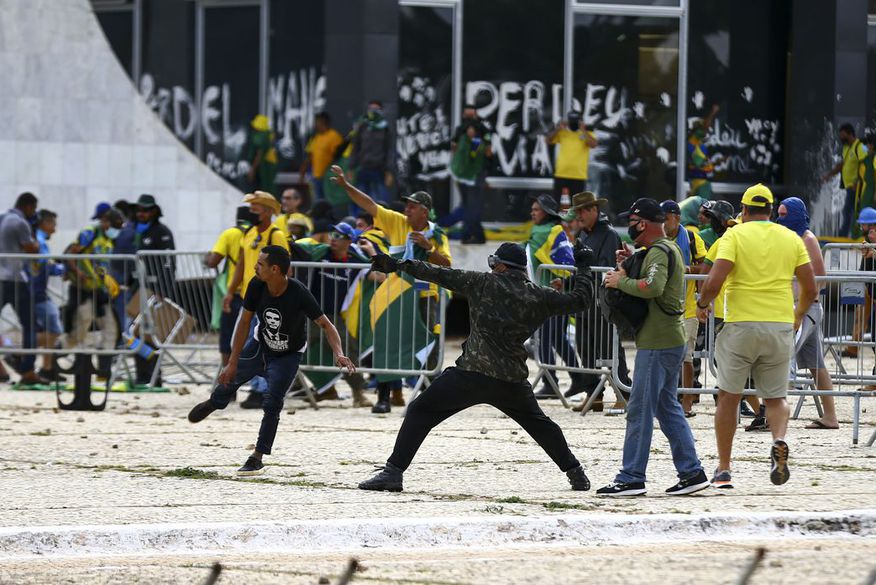 Três parlamentares paraibanos assinam CPI que vai apurar ataques de 8 de janeiro em Brasília