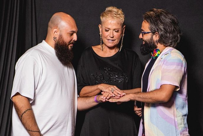 Casal de João Pessoa sela união com bênçãos de Xuxa Meneghel em navio