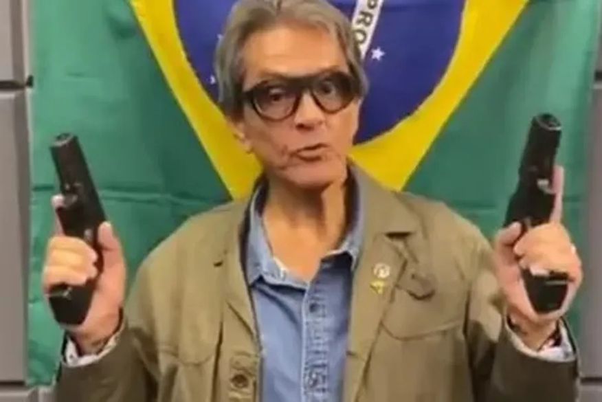 Roberto Jefferson pede para deixar prisão e se compromete a doar fuzil e granadas