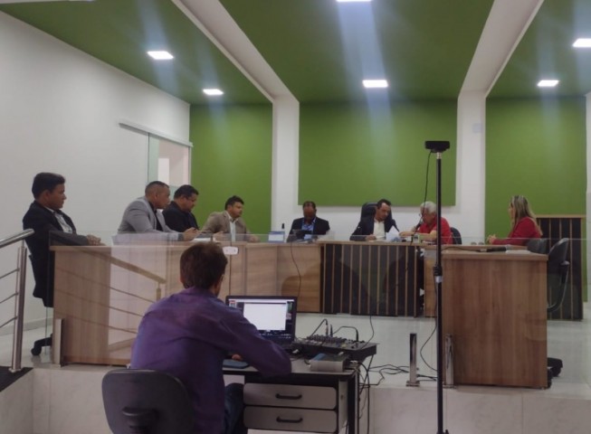 Vereador abandona sessão na Paraíba para trocar tapas com eleitor: “Cabra safado”