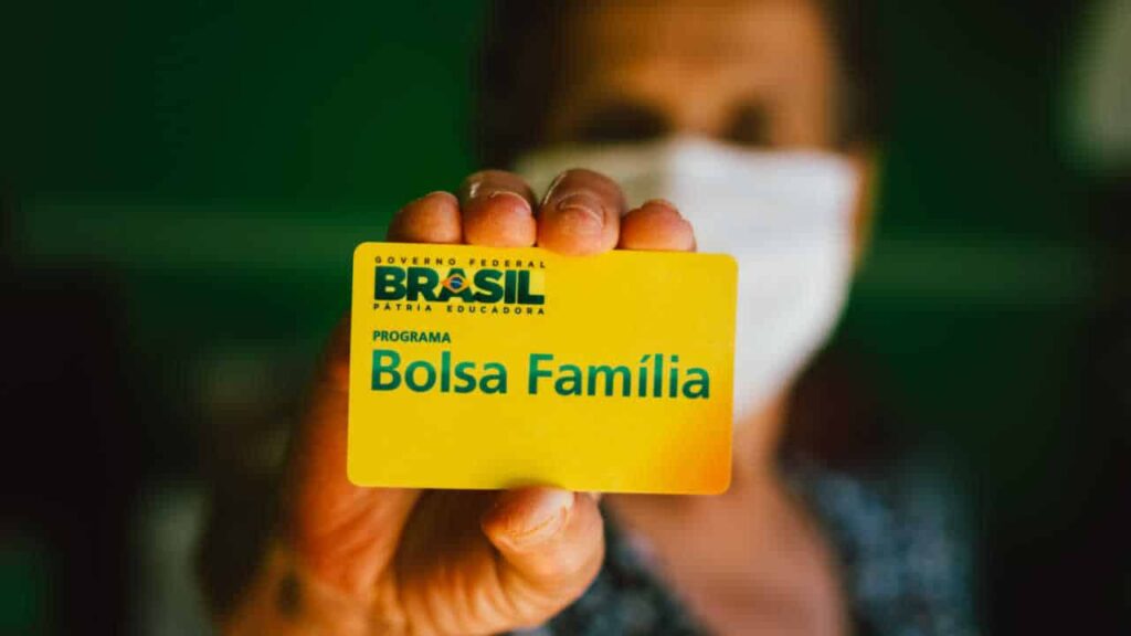 Beneficiários do Bolsa Família superam trabalhadores com carteira assinada, na PB