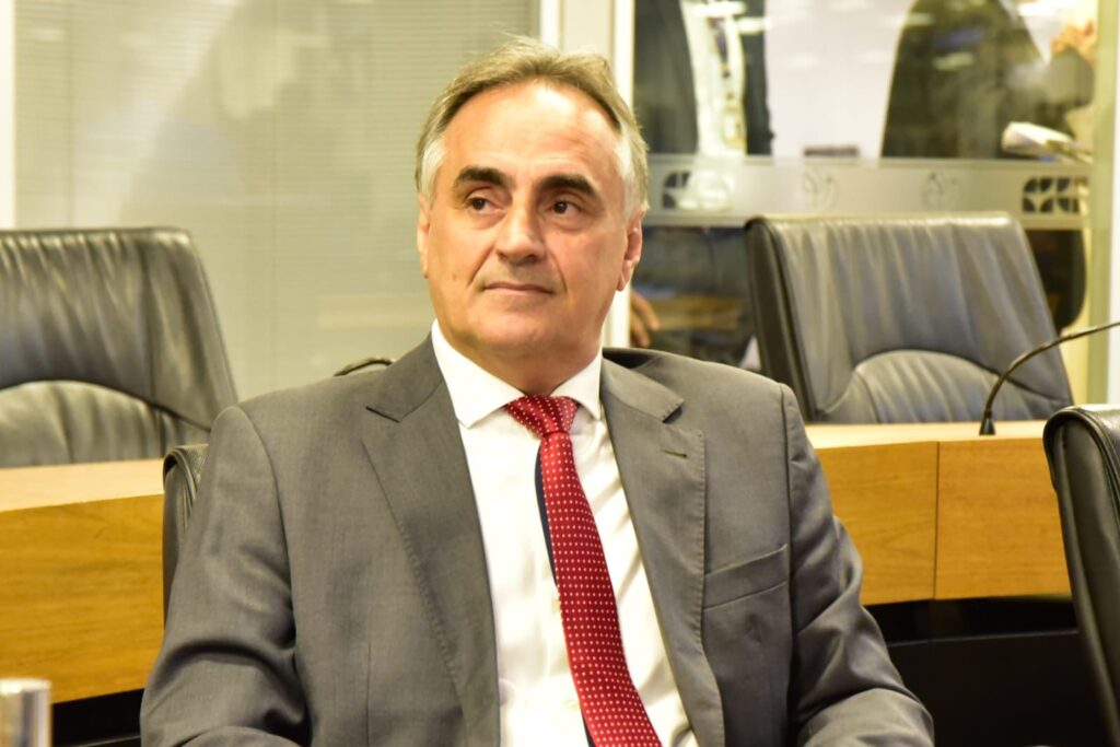 Luciano Cartaxo critica Prefeitura de João Pessoa por contratação de empresa responsável por alargamento da orla de Balneário Camboriú