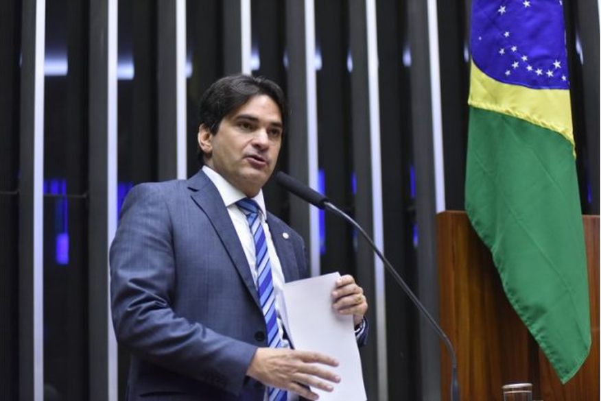 “Líder nato com força para concorrer majoritária”, diz Murilo Galdino sobre Hugo Motta disputar Senado ou Governo da Paraíba
