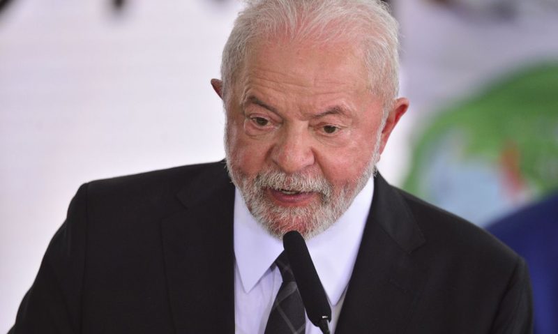 Lula refuta detectores de metais e diz que “não vai transformar escola em prisão”