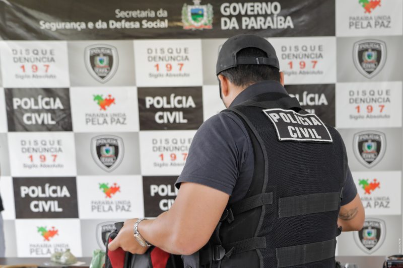 Acusado de roubo tenta se passar pelo irmão ao ser preso