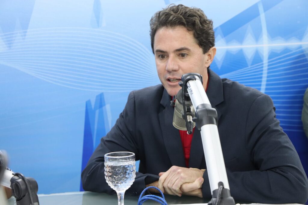 De olho em 2024 e 2026, Veneziano intensifica filiações ao MDB; legenda chega a 23 prefeitos nesta segunda-feira