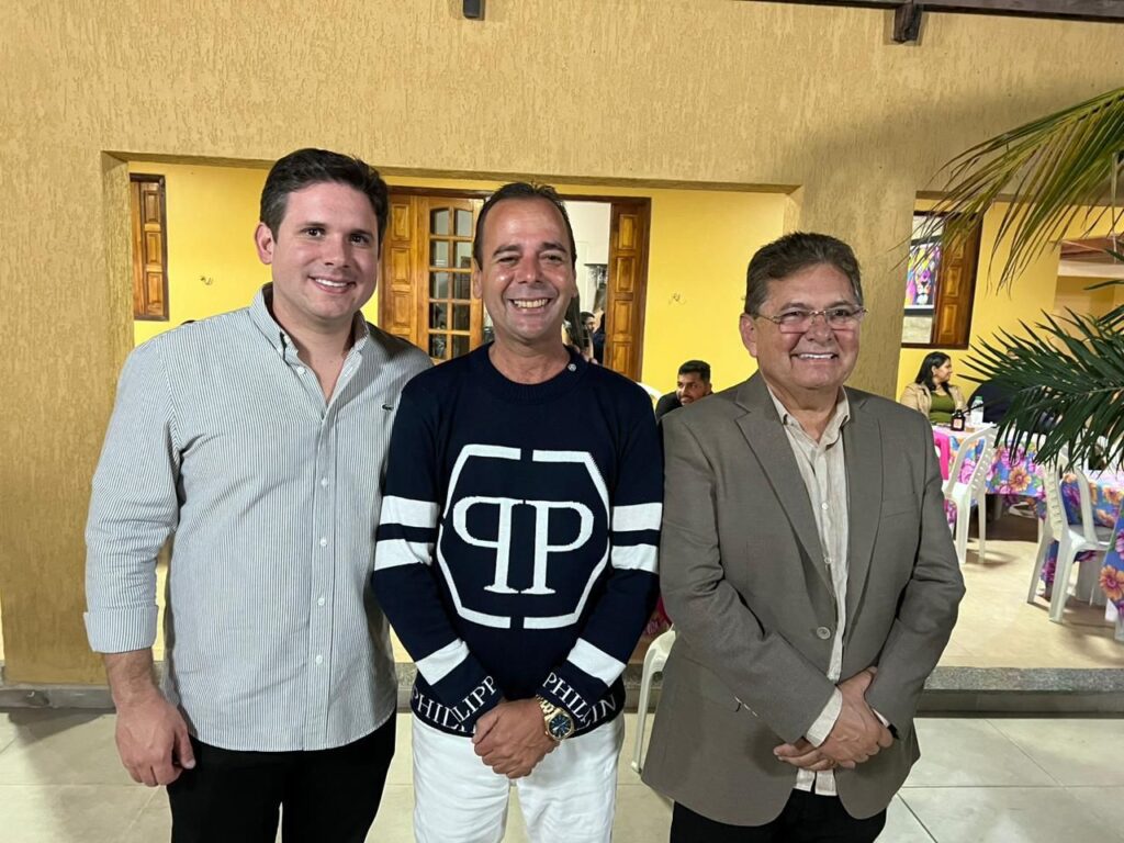 Hugo Motta participa de inaugurações em São João do Tigre