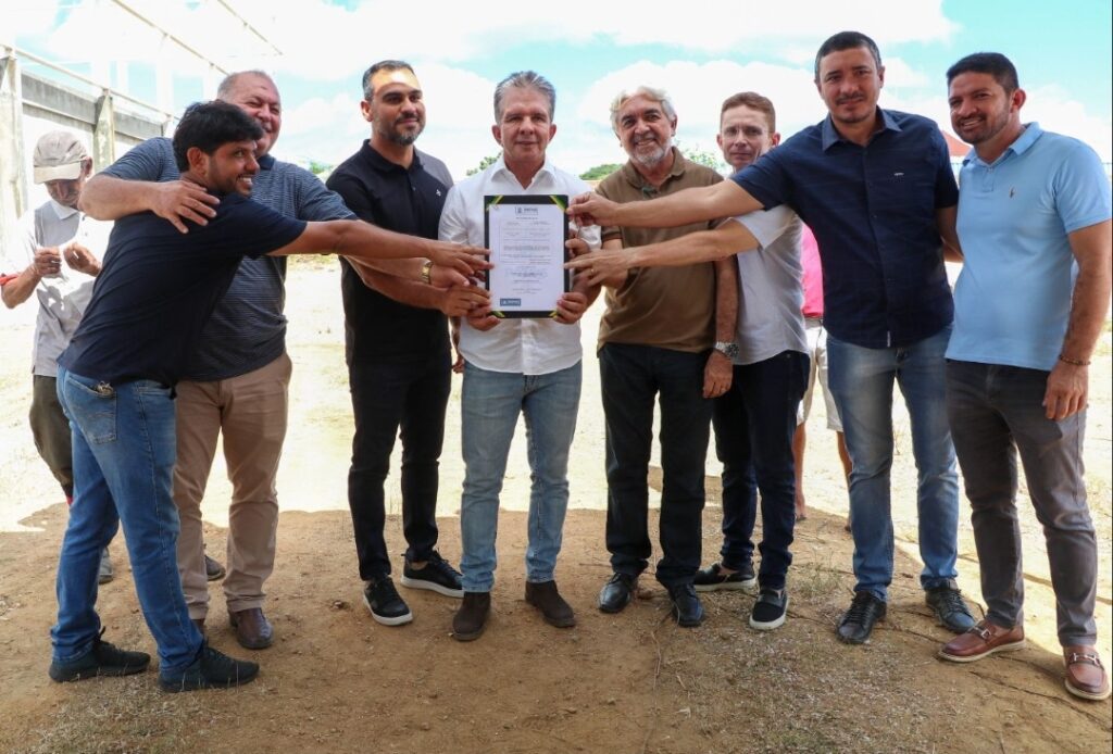 Prefeito Nabor Wanderley assina ordem de serviço para conclusão do Centro de Iniciação ao Esporte, no Bairro Monte Castelo