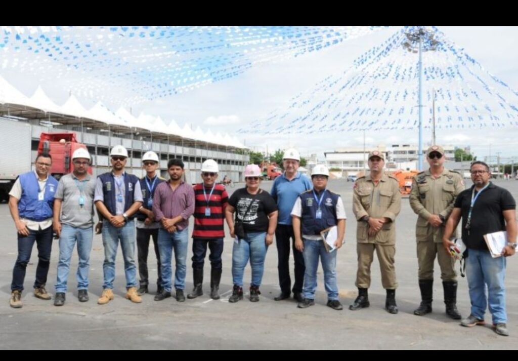Comissão organizadora, órgãos de fiscalização e segurança inspecionam montagem de estruturas no Terreiro do Forró
