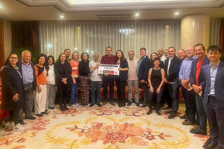 Luciano Cartaxo é recebido pelo Governo da China, em viagem com delegação do PT