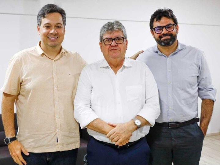 Em busca de mais investimentos, prefeito de São Bento se reúne com João Azevêdo