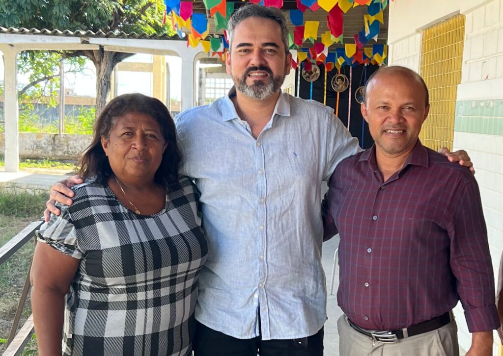 Em Patos – Assessoria de Hugo Motta recebe demanda de escola Estadual