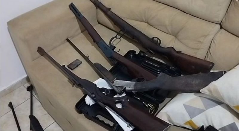 Policial civil é preso no Sertão acusado de vender armas e drogas para quadrilhas