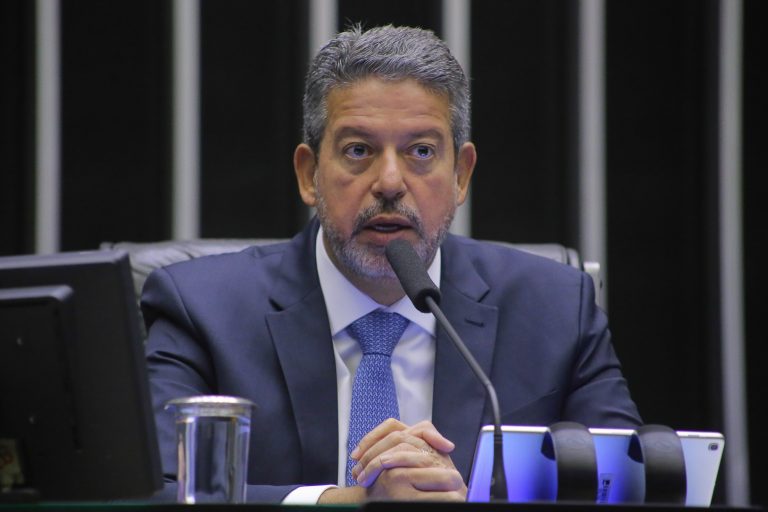 Lira acredita que reforma tributária seja votada até sexta-feira na Câmara