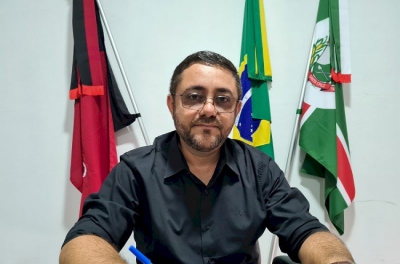 Prefeito do Sertão vira réu por desvio de dinheiro e falsificação de notas
