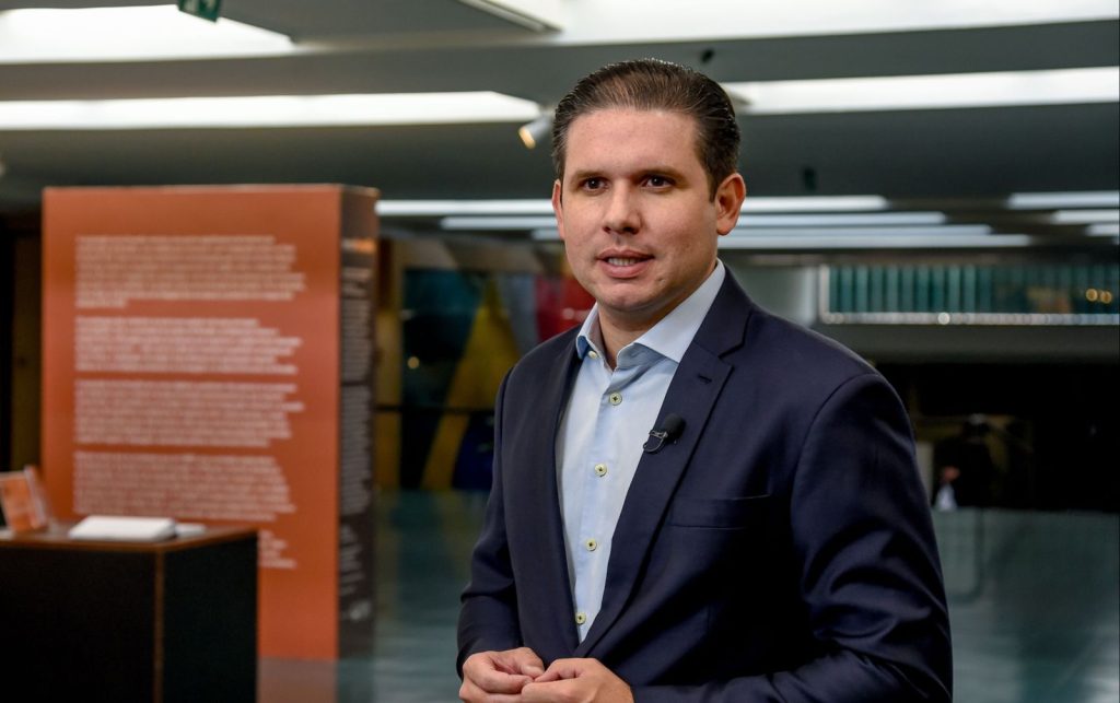 Projeto de Lei de Hugo Motta propõe inovação ao SAMU com acesso ilimitado de internet via aplicativo móvel