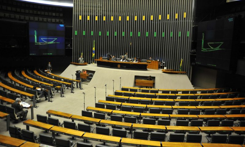 Comissão da Câmara pode votar hoje PL que proíbe união homoafetiva