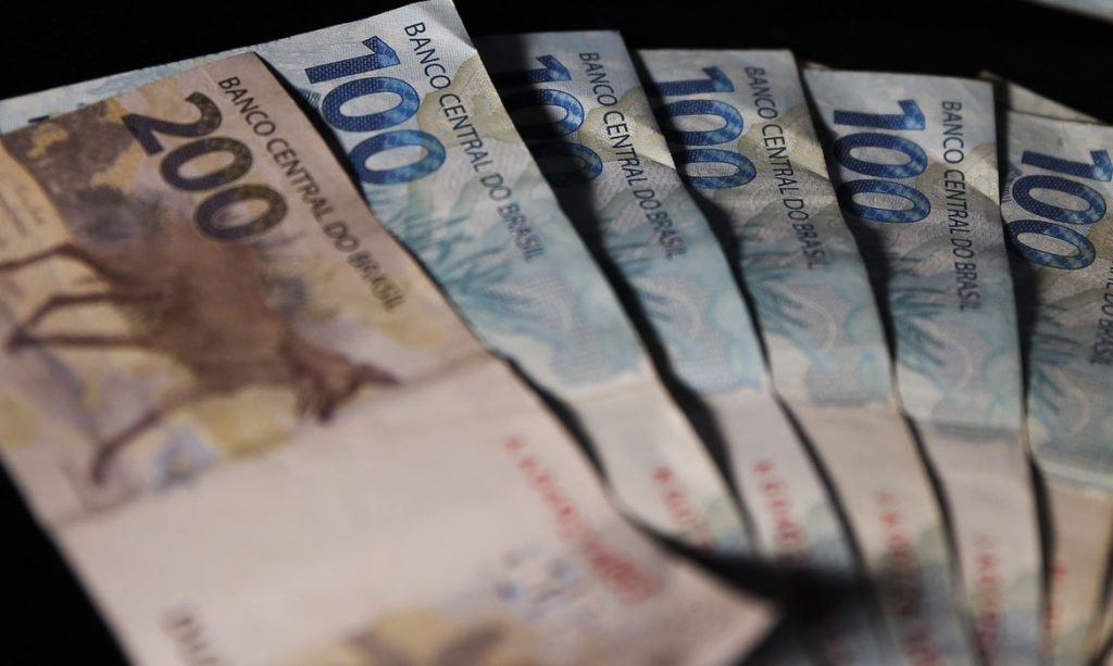 Governo antecipa pagamento dos salários de servidores para esta semana