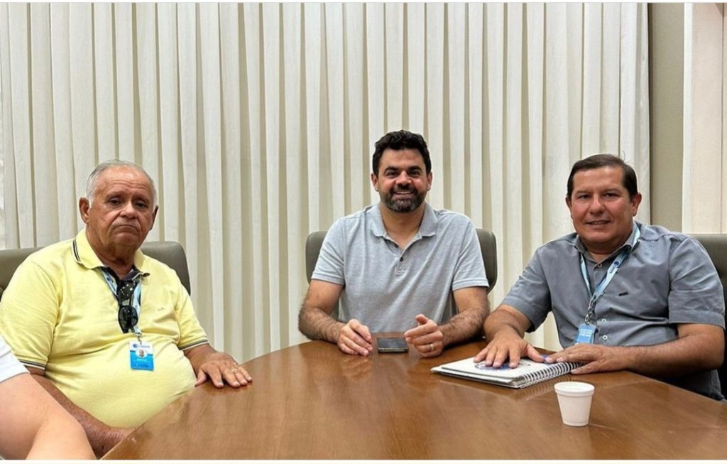Prefeito se reúne com o Diretor Regional da CAGEPA em busca de melhorias para o município de São Bento