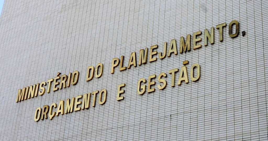 Ministra de Lula suspende verbas para o Hospital de Clínicas do Sertão e Arco Metropolitano
