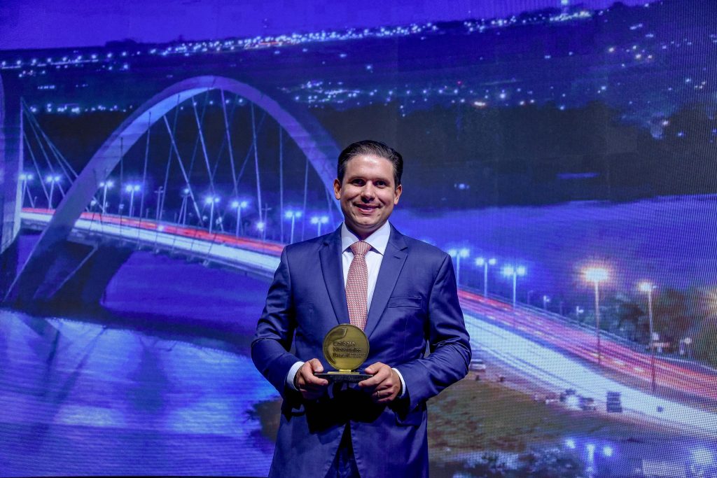 Hugo Motta é homenageado em evento notarial