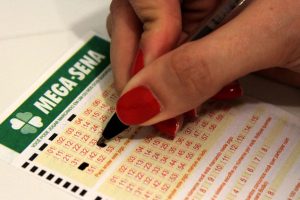 Mega-Sena sorteia R$ 100 milhões nesta quinta-feira