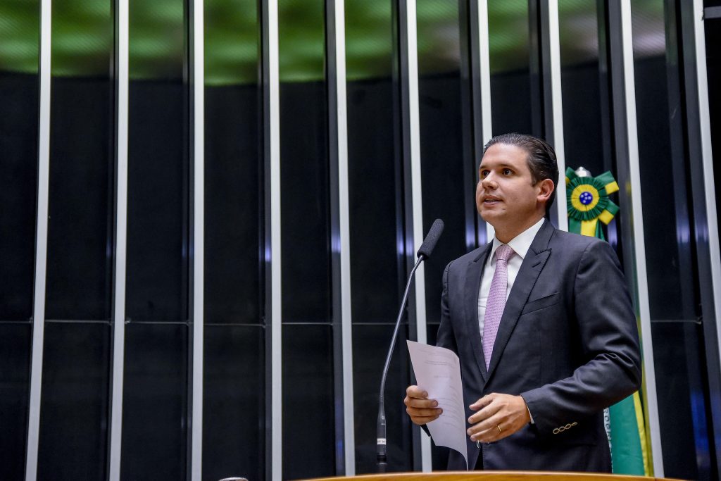Aprovado projeto de Hugo Motta que permite acesso ao SAMU via aplicativo de celular