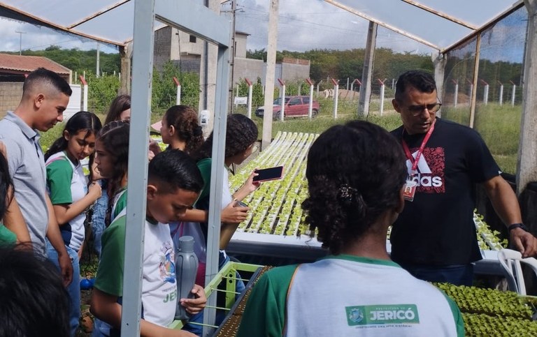 Empaer orienta implantação do programa “Mãos à Horta” em escola municipal de Jericó