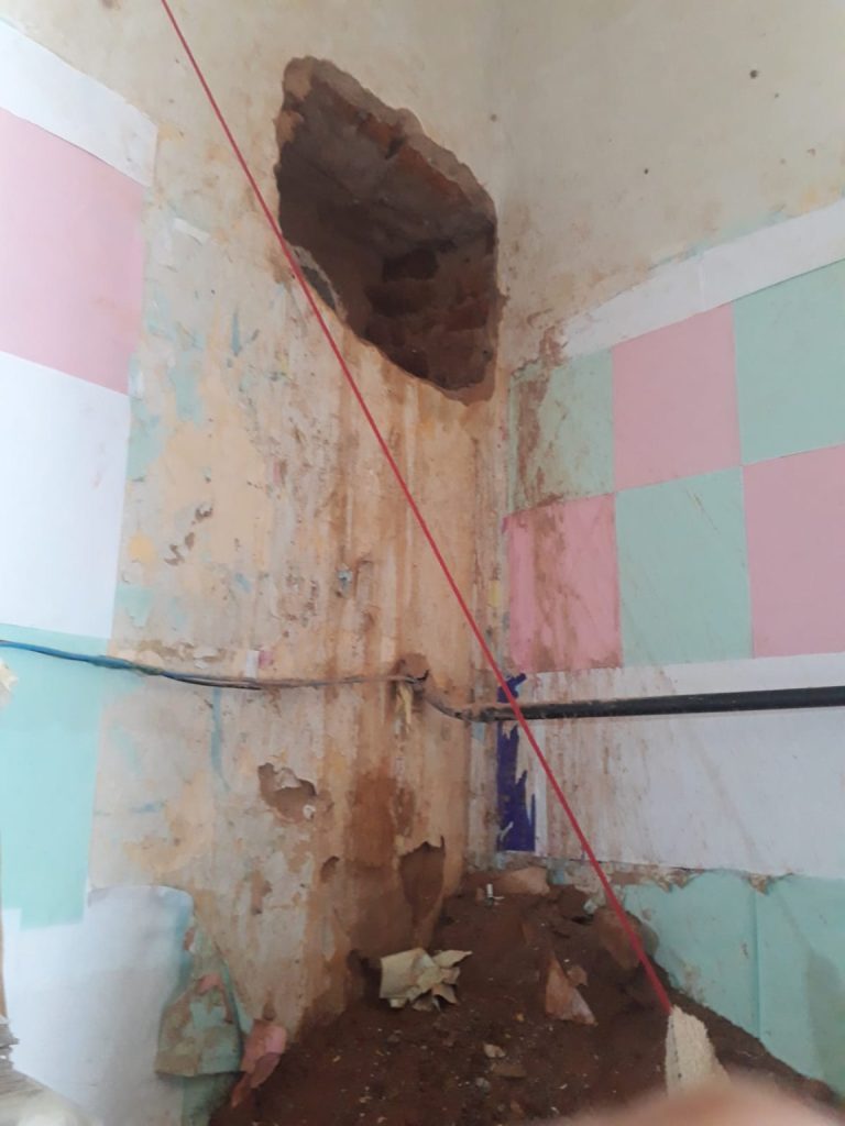 Detentos tentam cavar buraco e fugir da cadeia no interior da Paraíba