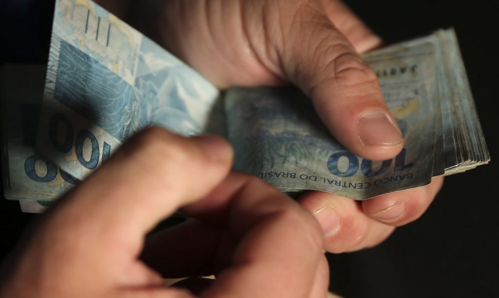 Caixa paga novo Bolsa Família a beneficiários com NIS de final 9