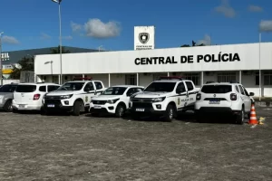 ‘Contadora’ do tráfico é presa com drogas e R$ 23 mil em operação