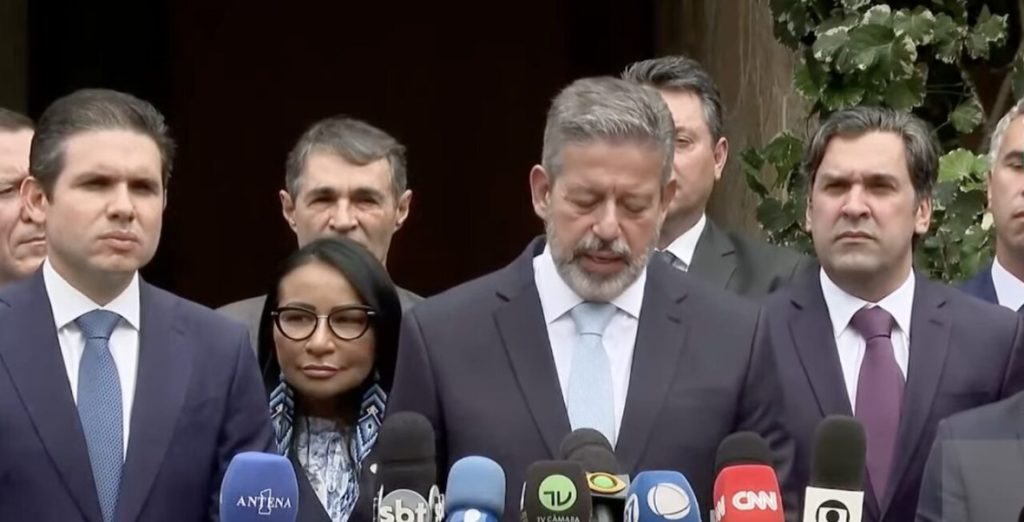 Arthur Lira anuncia apoio a Hugo Motta na disputa pela Presidência da Câmara Federal