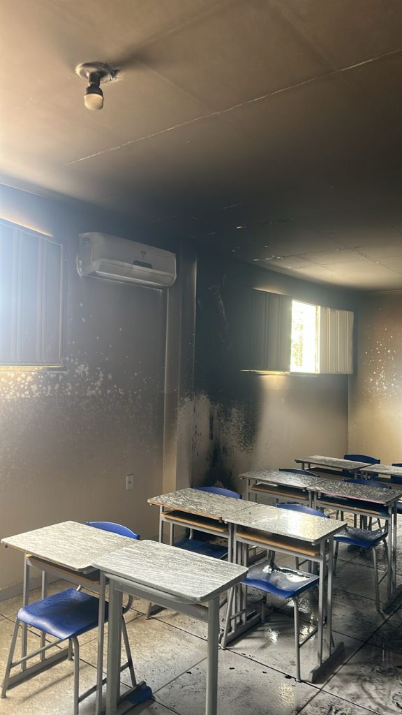 Princípio de incêndio atinge sala de aula da escola Arco-íris, em Pombal