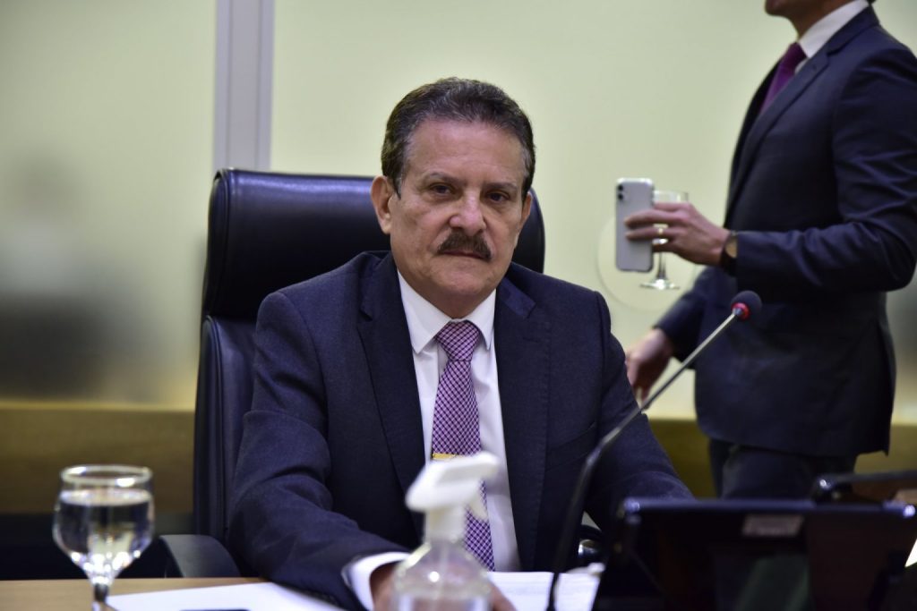 Tião Gomes desiste de disputar vaga de conselheiro do TCE